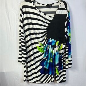Investments Striped and Floral 3X Tunic Top like new